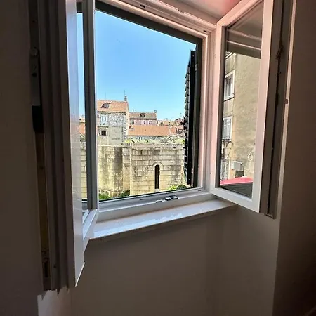 Madonna Luxury Gasthuis 3*