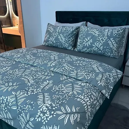 Madonna Luxury 3* سبليت