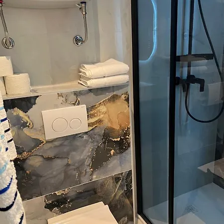 Πανσιόν Madonna Luxury 3*