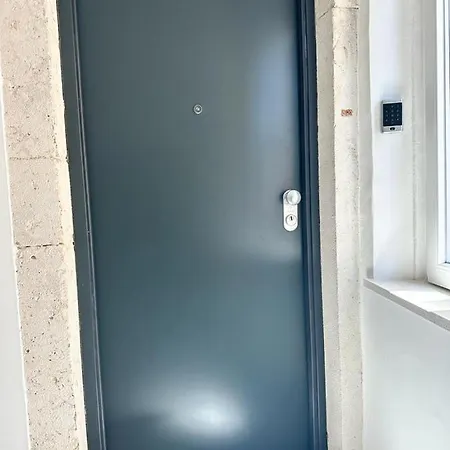 Πανσιόν Madonna Luxury